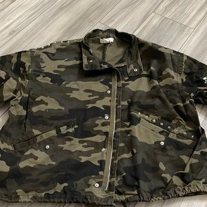 Super cute army jacket with details